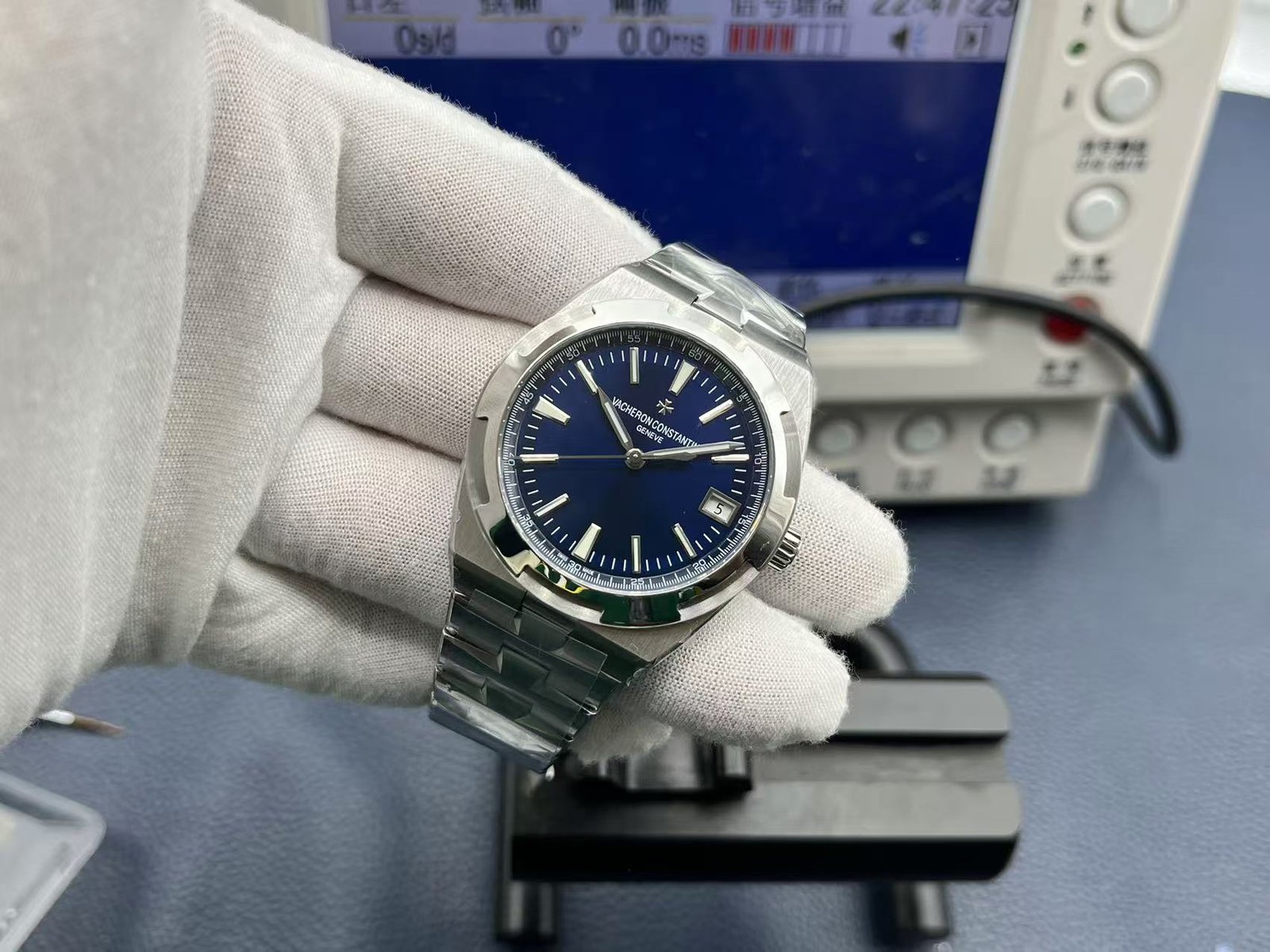 best replica luxury Vacheron Constantin watches Men's high quality imitation Overseas 1070564856 - Image 3