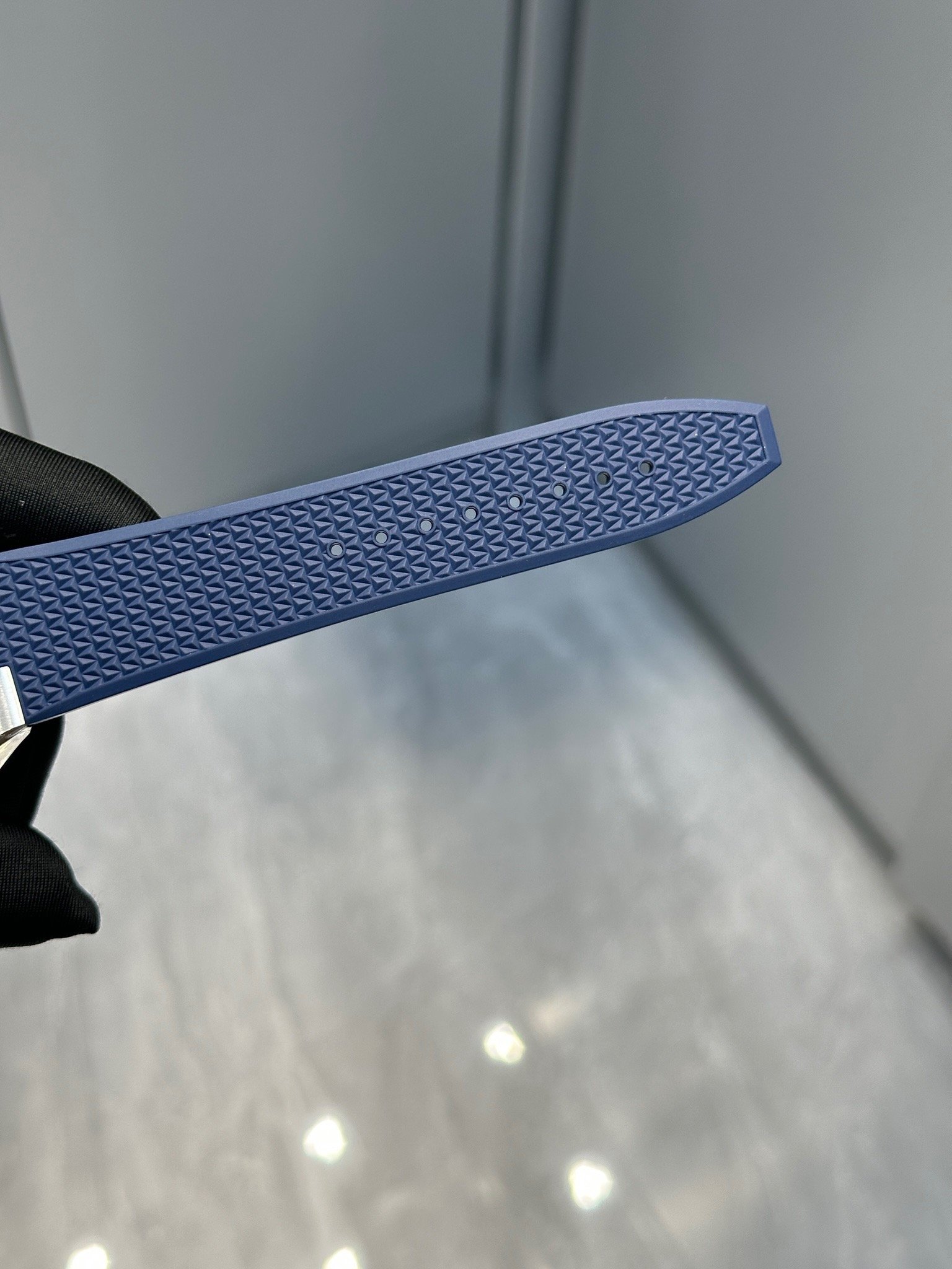 best replica luxury Vacheron Constantin watches Men's high quality imitation Overseas 1070136275 - Image 4