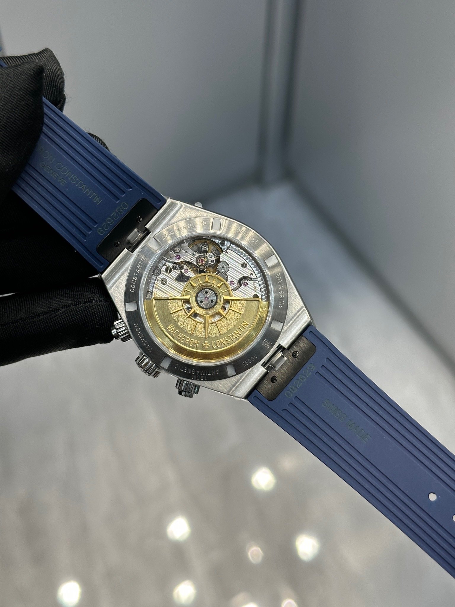 best replica luxury Vacheron Constantin watches Men's high quality imitation Overseas 1070136275 - Image 5