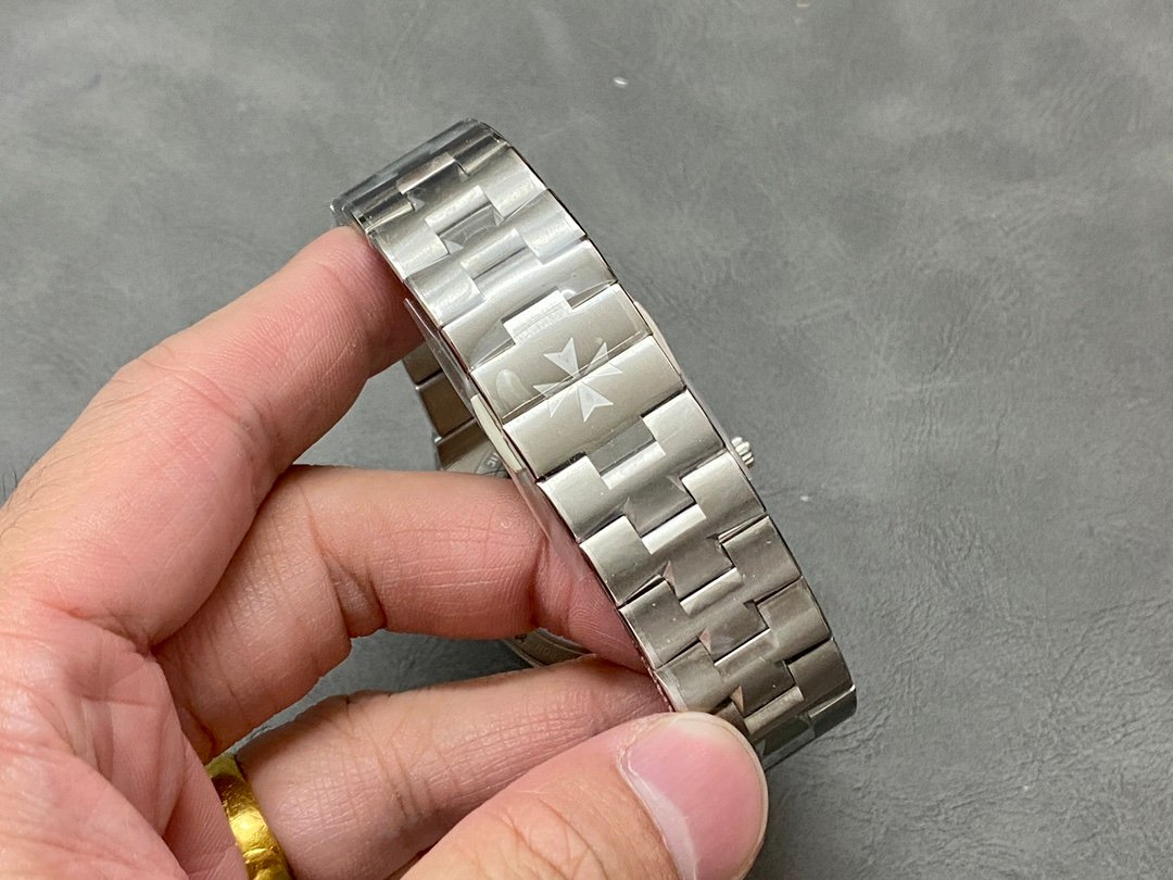 best replica luxury Vacheron Constantin watches Men's high quality imitation Overseas 1079160182 - Image 8