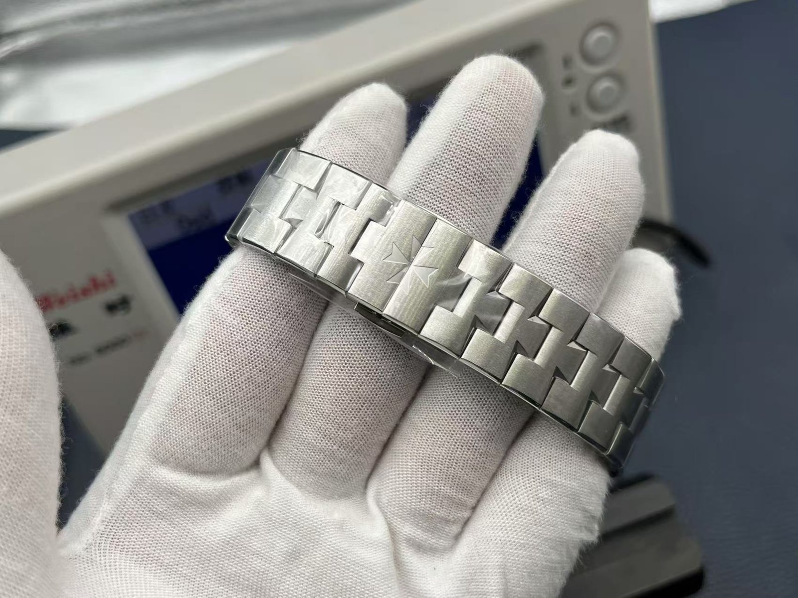 best replica luxury Vacheron Constantin watches Men's high quality imitation Overseas 1070564856 - Image 9